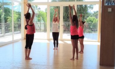 Cómo el yoga puede mejorar tu postura y prevenir dolores